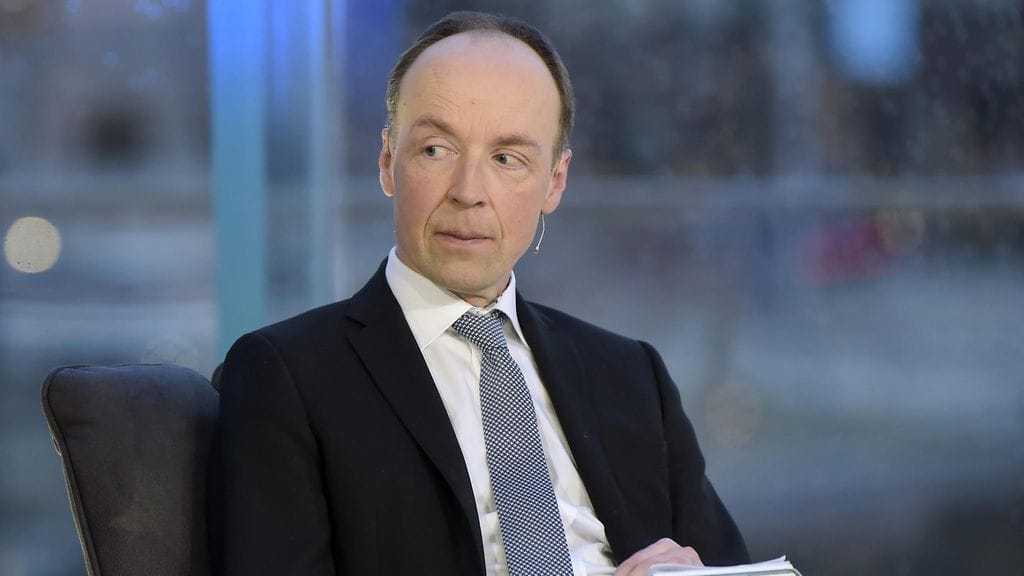 Perussuomalaisten puheenjohtaja Jussi Halla-aho MTV:n puolueiden puheenjohtajille järjestämässä eduskuntavaalien vaalitentissä Helsingissä 10. huhtikuuta 2019.