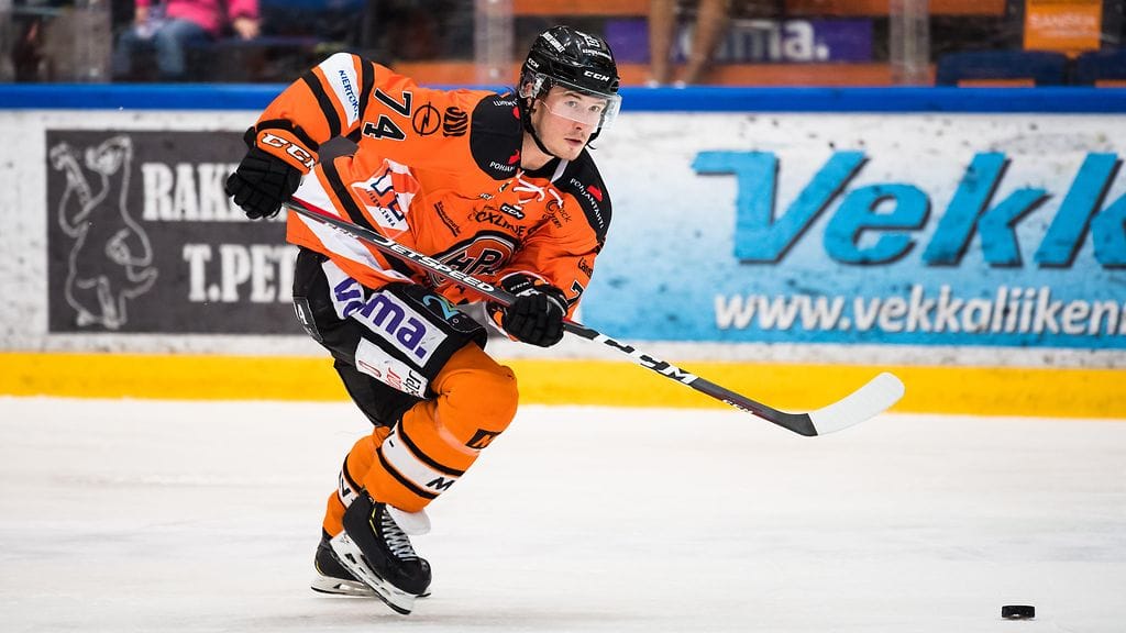 Petteri Nikkilä tykitti HPK:n johtoon.