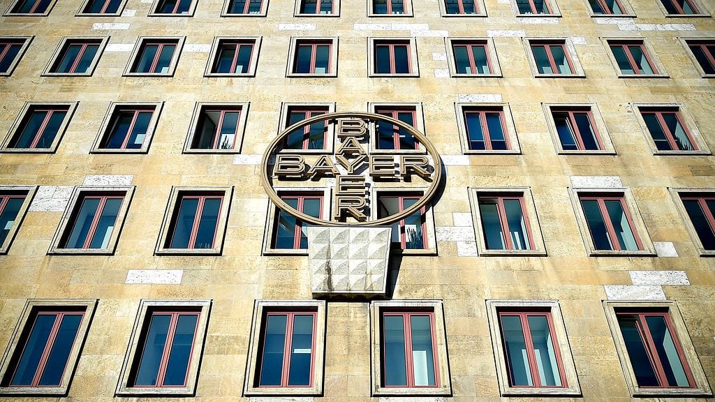 Bayer-kemikaalijätti osti oikeustaiston ranskalaismaanviljelijälle hävinneen kemikaalijätti Monsanton vuonna 2018.