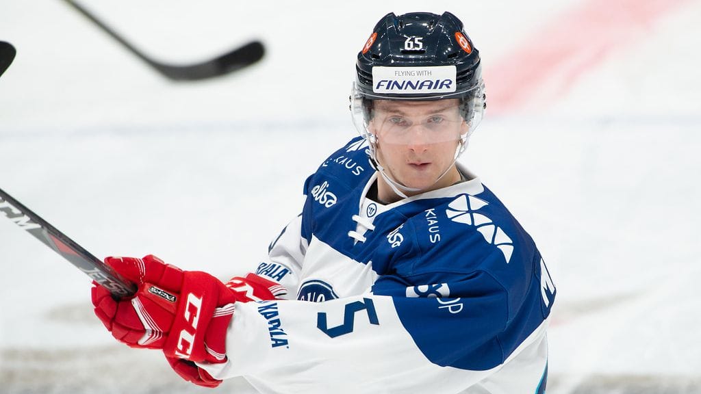 Sakari Manninen iski Suomen 1-0-voittomaalin Tanskan verkkoon.