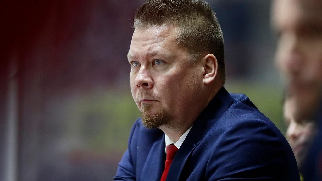 Jarno Pikkaraisen luotsaaman HIFK:n kausi uhkaa päättyä maanantaina.