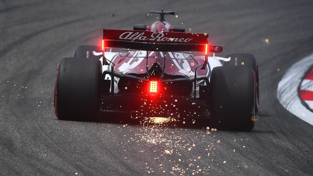 Kimi Räikköstä sapetti oman tiimikaverin käytös Kiinan harjoituksissa.