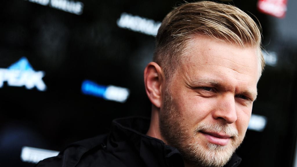 Kevin Magnussen puolusti Sebastian Vetteliä.