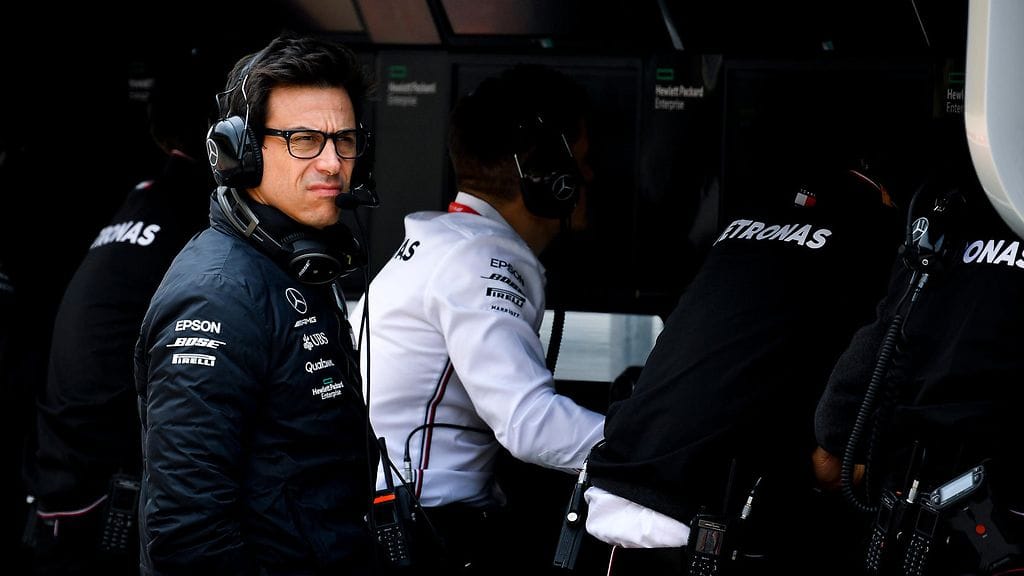 Toto Wolff rinnastaa Mercedeksen ja Ferrarin kuskien tilanteen.