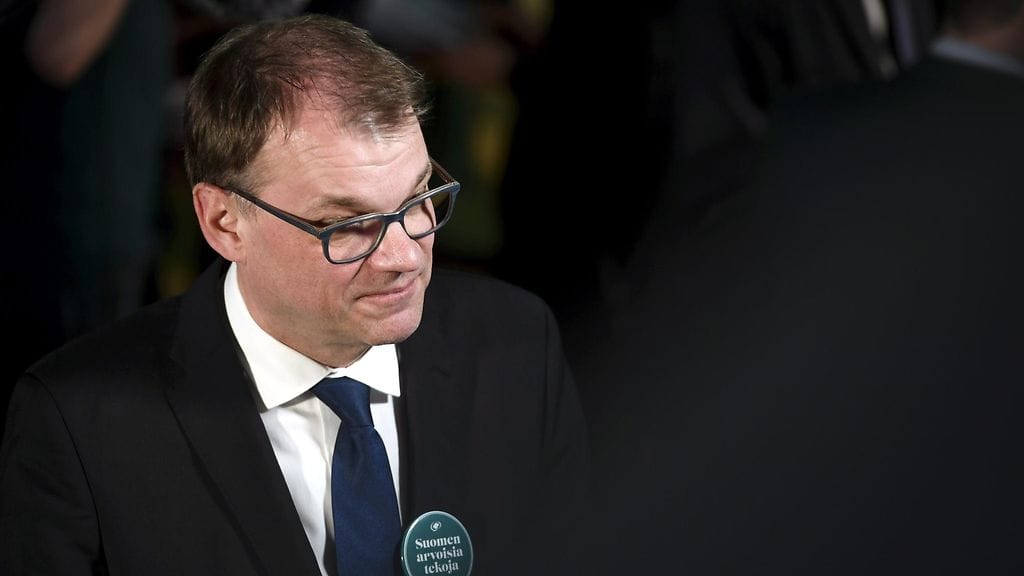Keskustan puheenjohtaja Juha Sipilä saapui puolueen vaalivalvojaisiin Helsingissä 14. huhtikuuta 2019.