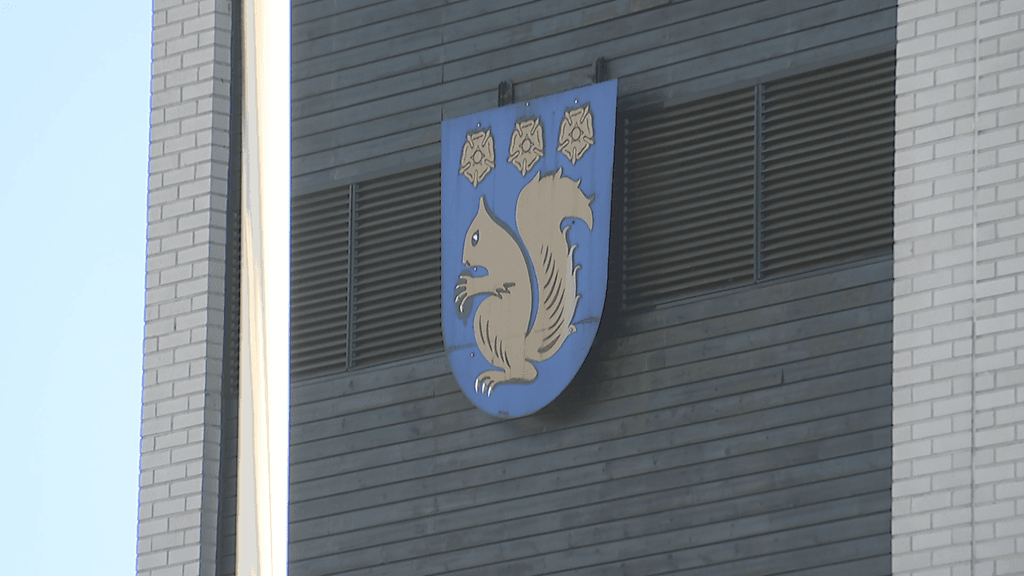 Rikos tapahtui aivan Kauniaisten kaupungintalon läheisyydessä.