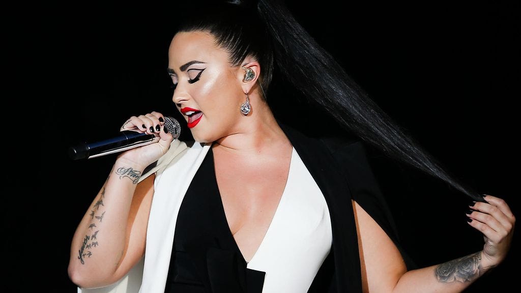 Demi Lovato paljastaa muokanneensa aiemmin julkaisemiaan bikinikuvia.