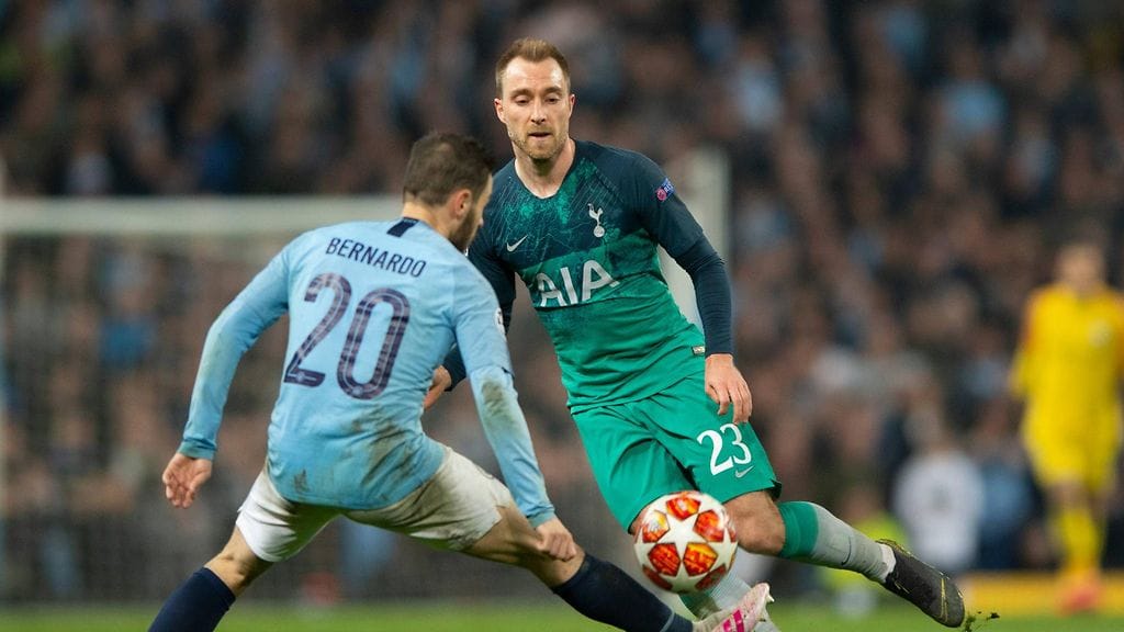 Christian Eriksen oli joutua Tottenhamin syntipukiksi ottelun lisäajalla.