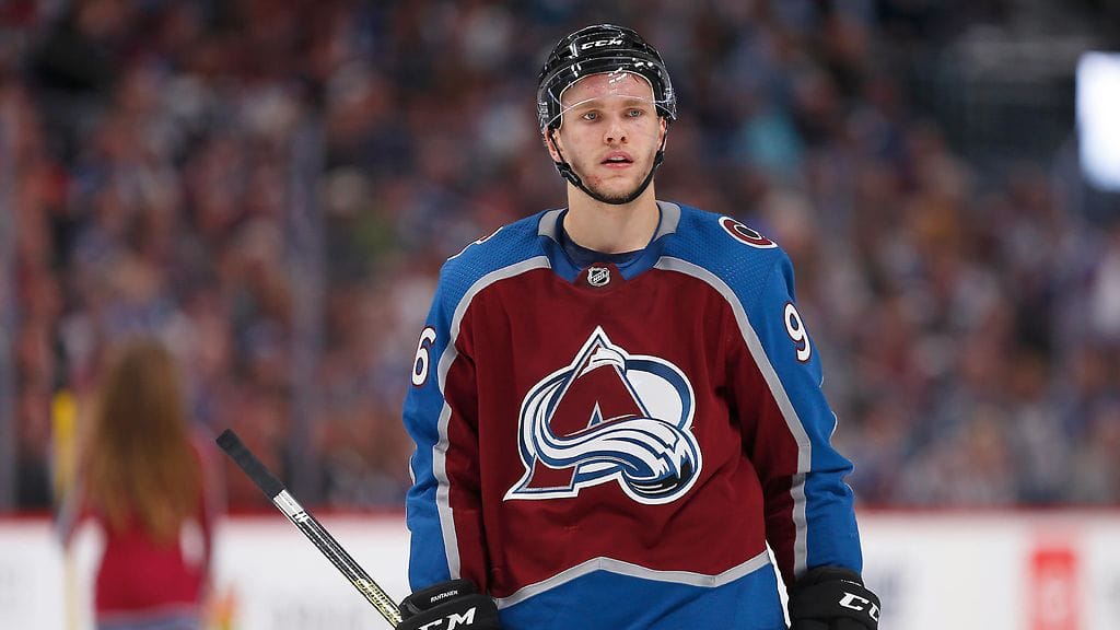 Mikko Rantanen iski kaksi osumaa Coloradon kaataessa Calgary Flamesin 3-2, NHL:n länsilohkon pudotuspeliottelussa.