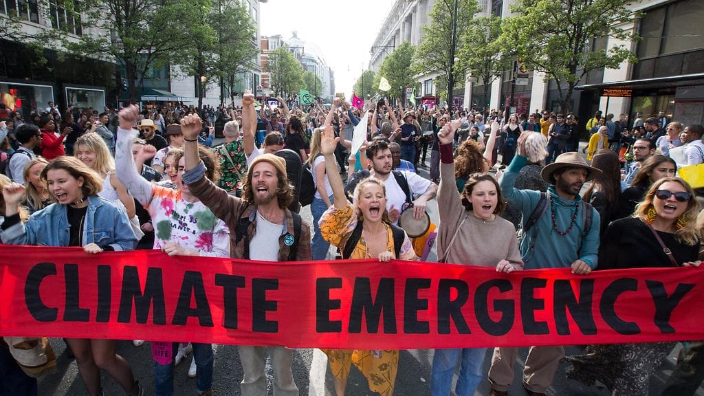 Extinction Rebellion -aktivisti mielenosoitus Oxford Street Lontoo 18. huhtikuuta 2019.