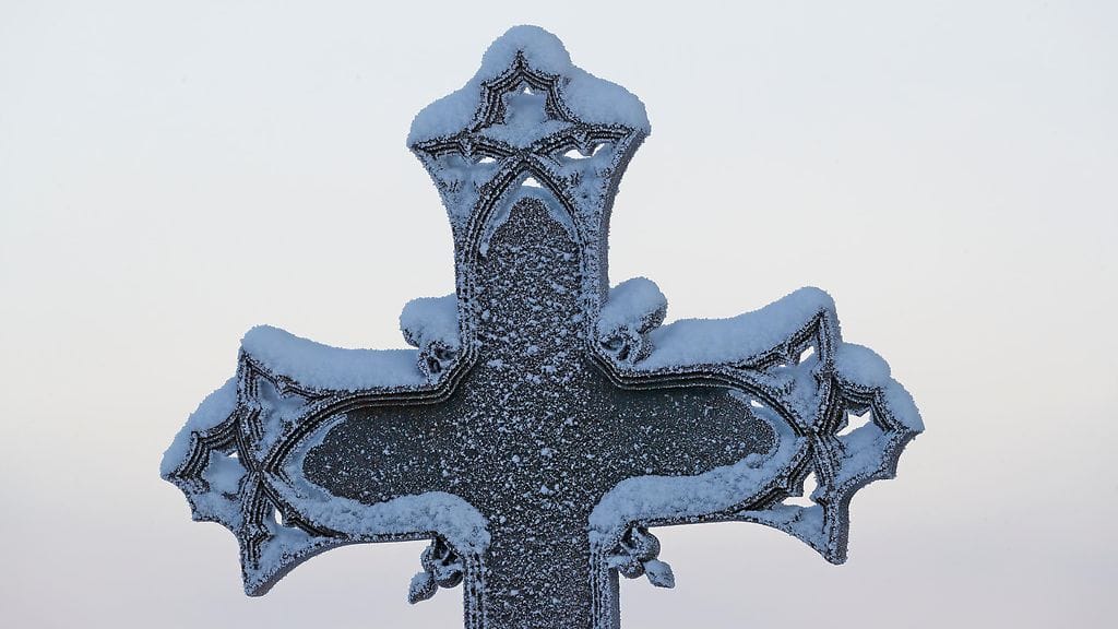 Kuvituskuva. Ruotsalainen Astrid Topsom, 24, sai kotiosoitteeseensa hänen omaisilleen tarkoitetun postin, jonka mukaan hän oli kuollut.