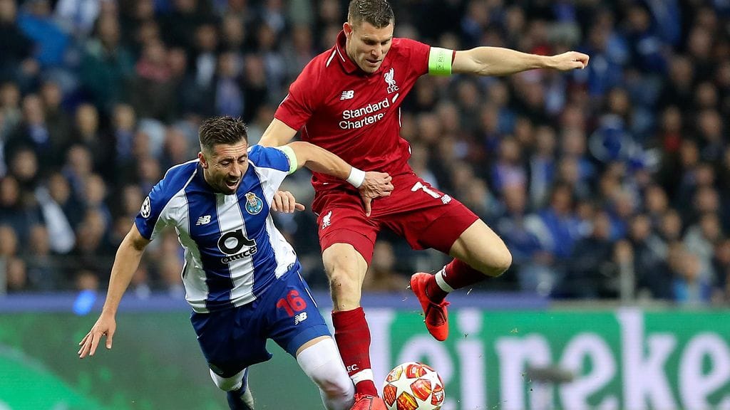 James Milner raatoi Liverpoolin keskikentällä Portoa vastaan.