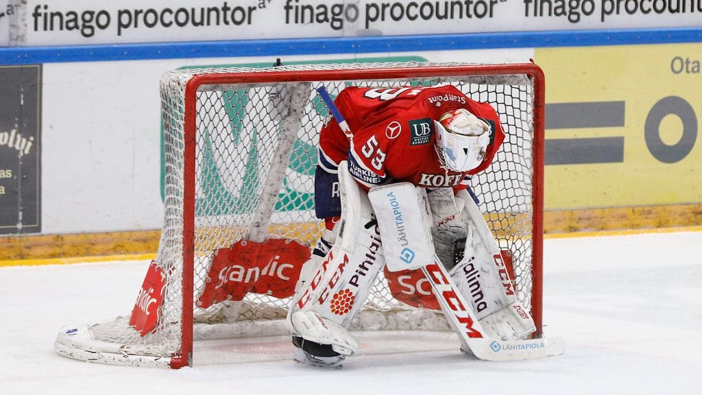 Atte Engren joutui torjumaan vain kerran avauserässä Tapparaa vastaan.