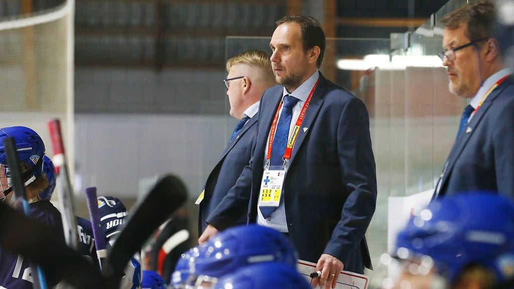 Pikkuleijonat on kokenut kahdessa ottelussa kaksi tappiota alle 18-vuotiaiden MM-kisoissa. Päävalmentaja Mika Marttilan mukaan Suomi kaipaa otteisiinsa tasaisuutta.