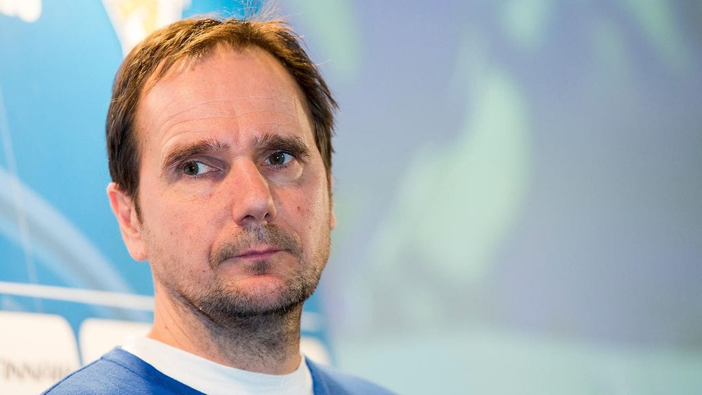 Pikkuleijonien päävalmentaja Mika Marttila on rauhallisena, vaikka Suomen osalta alle 18-vuotiaiden MM-kisat ovat lähteneet liikkeelle kahdella tappiolla.