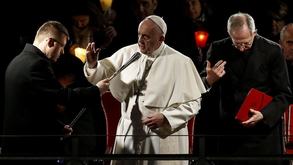 Paavi Rooman Colosseumilla eilen.