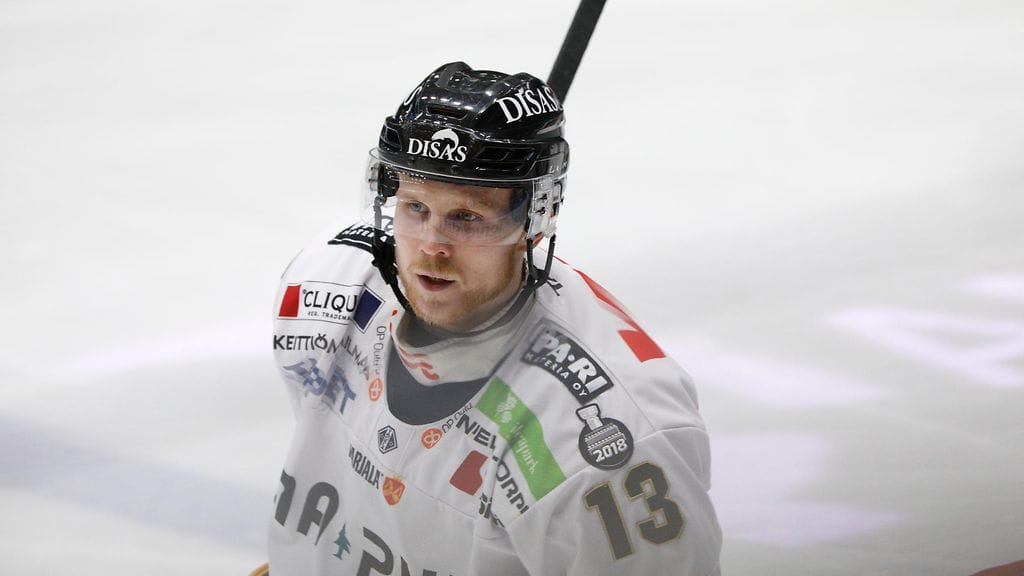 Michal Kristof vei Kärpät 2-1-johtoon.