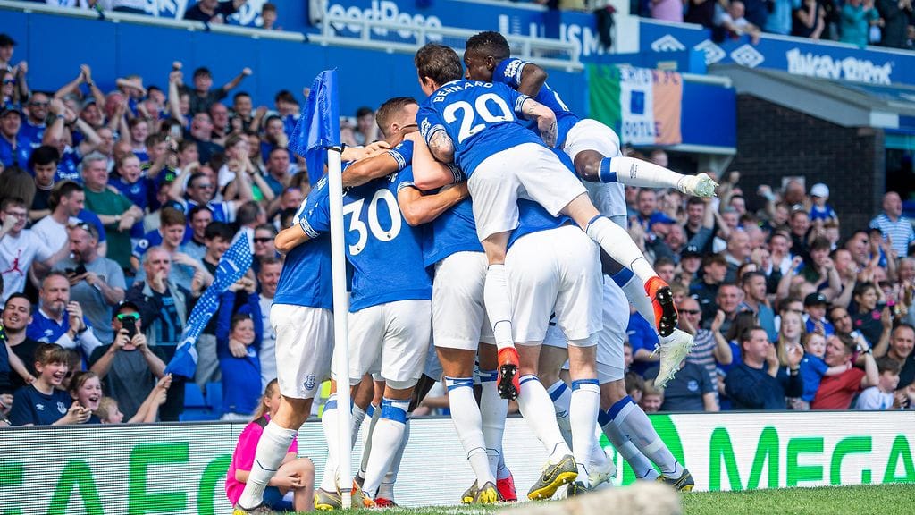 Everton järjesti komean näytöksen kotiyleisönsä edessä.