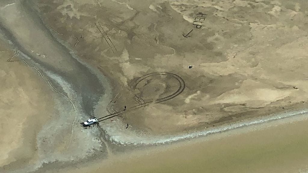 australainen pariskunta jäi autollaan jumiin – maahan kirjoitettu avunhuuto pelasti heidät