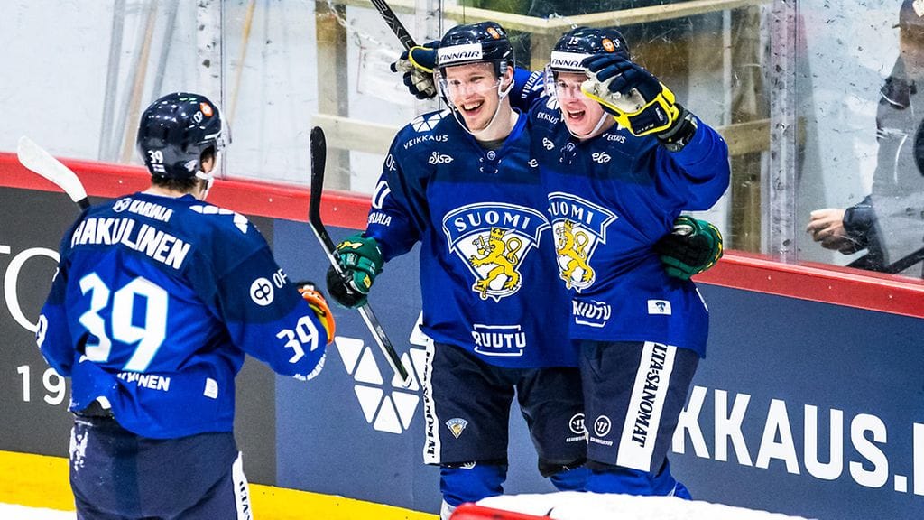 Arttu Ilomäki (oik.) on ensimmäistä kertaa A-maajoukkueen matkassa.