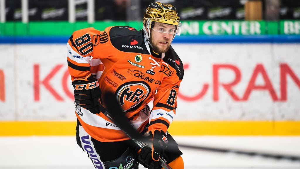 Teemu Turunen iski HPK:n voittomaalin Kärppiä vastaan toisessa finaaliottelussa.