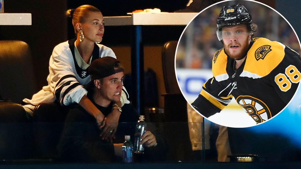 Justin Bieber jännitti seitsemättä ottelua paikan päällä Bostonin kotihallissa vaimonsa Hailey Rhode Bieberin kanssa. David Pastrnak kuittaili poptähdelle ottelun jälkeen.