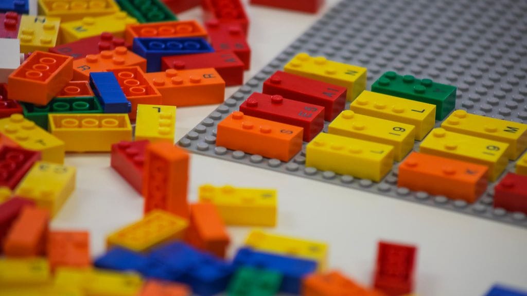 HighRes_Braille-Bricks-close-up_2