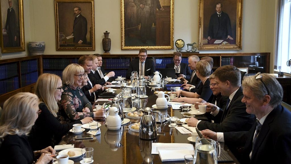 euvottelut valiokuntien puheenjohtajuuksista alkoivat SDP:n eduskuntaryhmän puheenjohtajan Antti Lindtmanin johdolla.