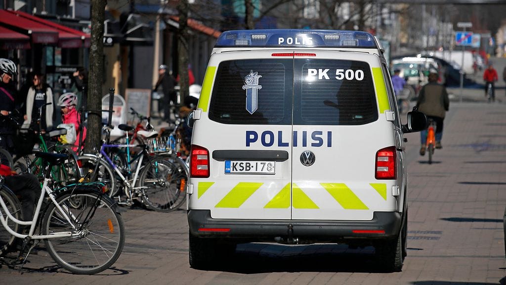 Joensuun poliisi epäilee vartijaa useista törkeistä varkauksista useissa paikallisissa liiketiloissa. Kuvituskuva.