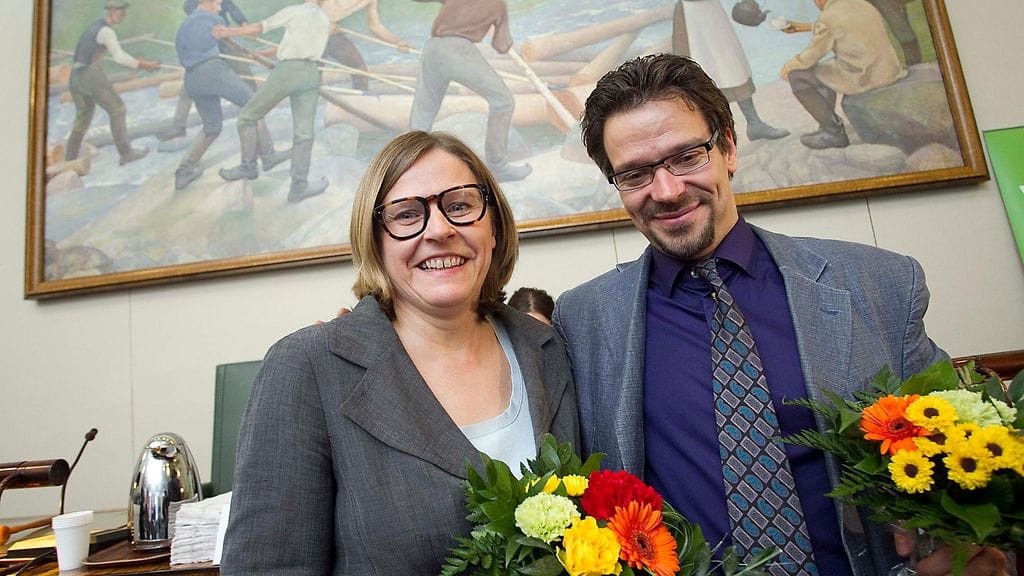 Heidi Hautala ja Ville Niinistö vihreiden puoluevaltuuston kokouksessa.