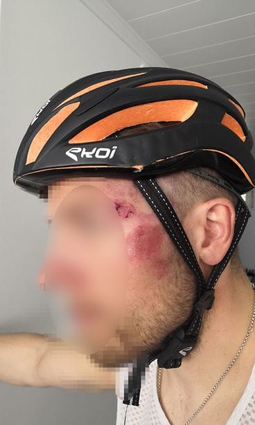 blurrattu pyöräilijä