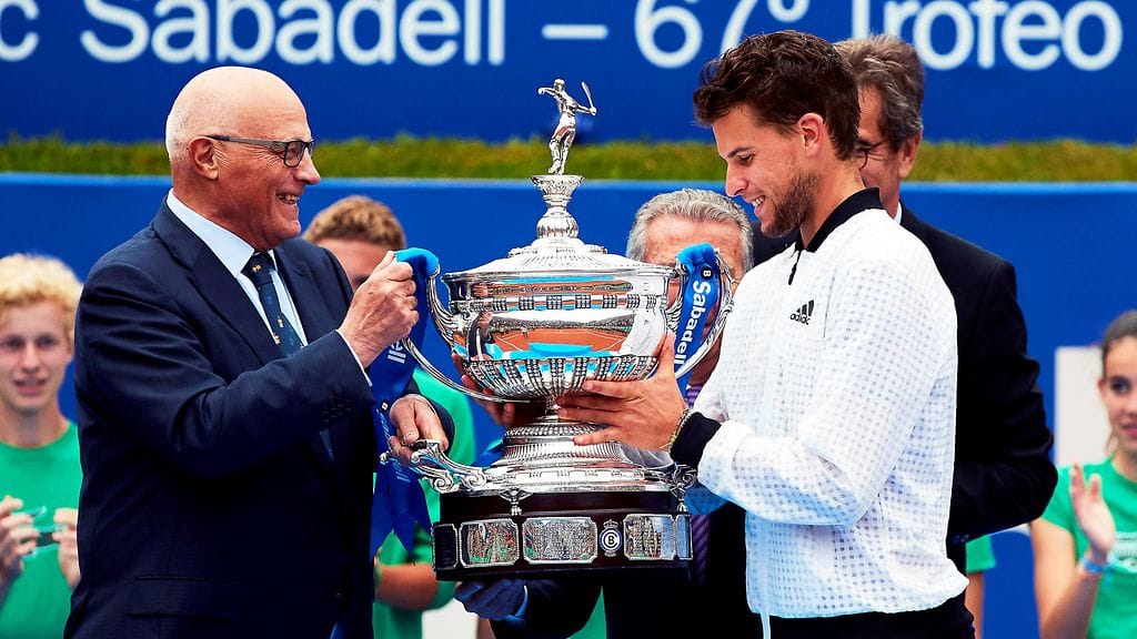 Dominic Thiem juhli ATP-kiertueen Barcelonan kilpailun voittoa.