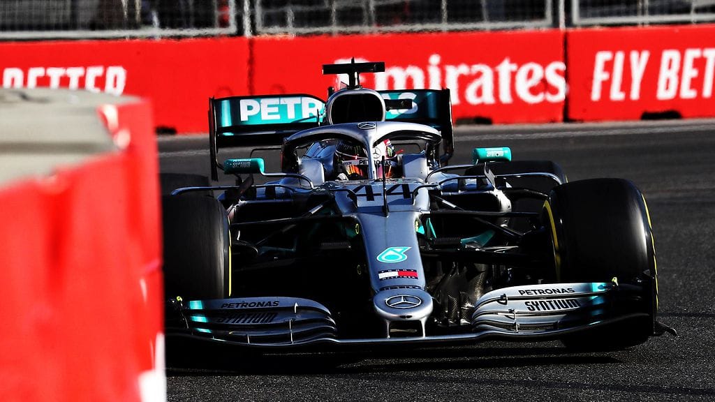 Lewis Hamilton aikoo tehdä muutoksia rattiinsa.