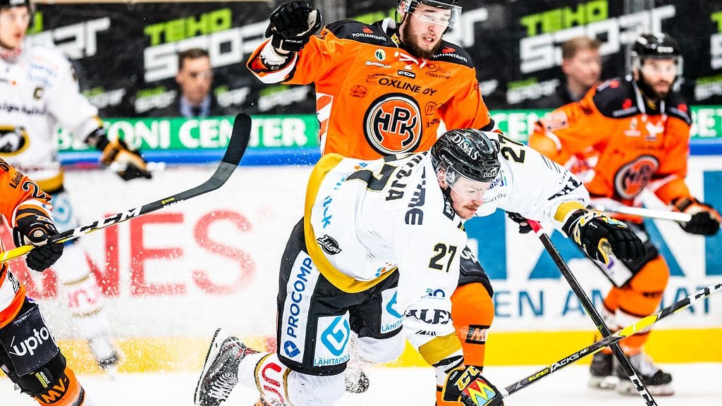 Miro Karjalainen ja Miska Humaloja ottivat yhteen Oulussa.