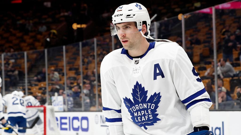 John Tavares vahvistaa Kanadan joukkuetta MM-kisoissa.