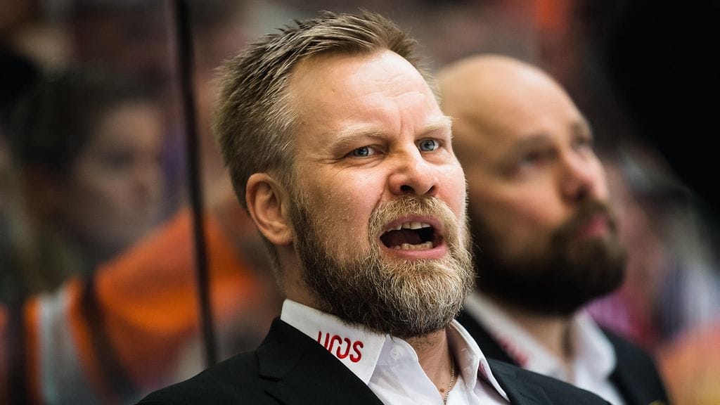 Mikko Manner kehui Kärppien nelosketjua.