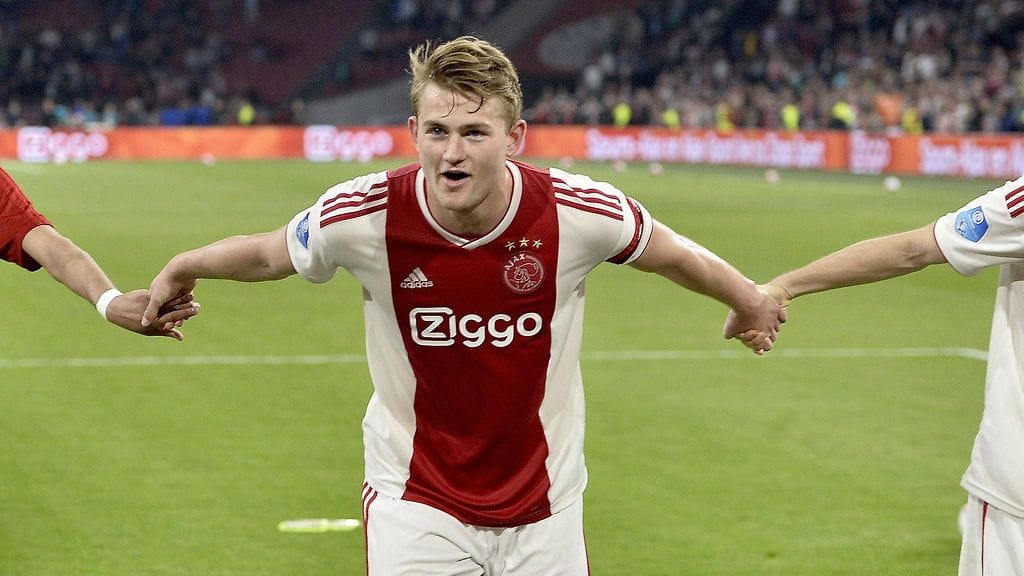 Puolustaja Matthjis de Ligt lukeutuu Ajaxin nuoriin supertähtiin.