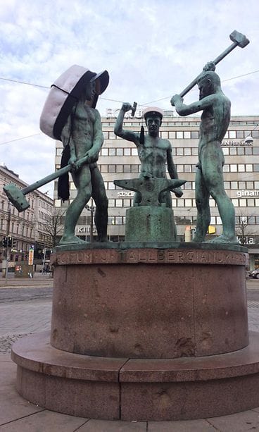 Jättimäinen teekkarilakki