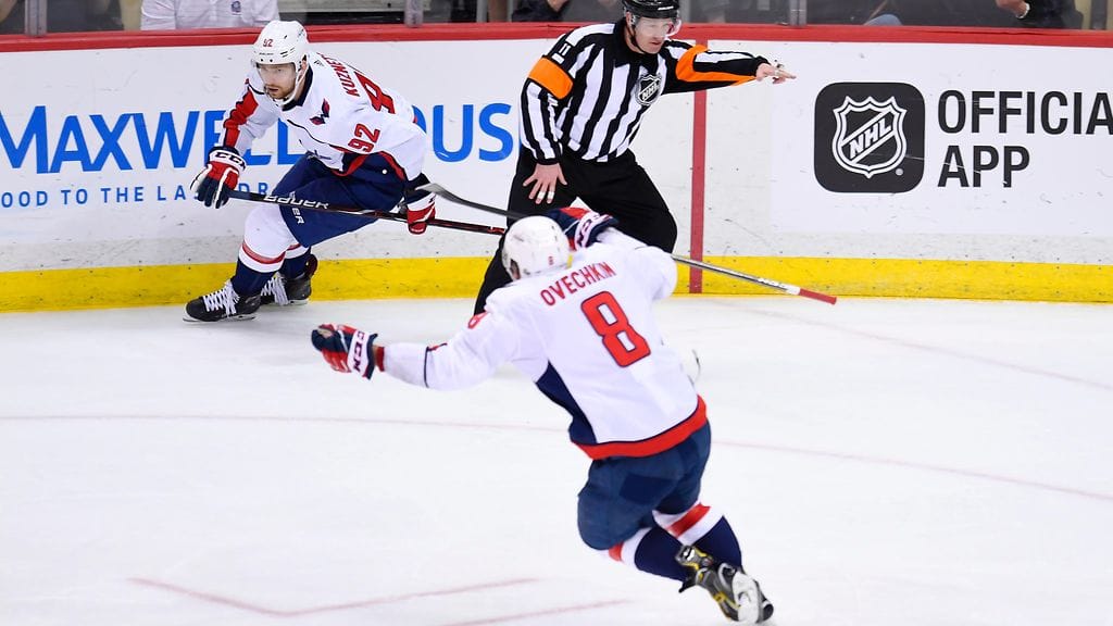 Jevgeni Kuznetsov (vasemmalla takana) ja Aleksandr Ovetshkin (etualalla) ovat liittyneet jo Venäjän vahvuuteen.