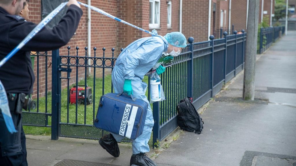 Lontoolaisesta asunnosta löytyi kaksi kuollutta naista kätkettynä pakastimeen.