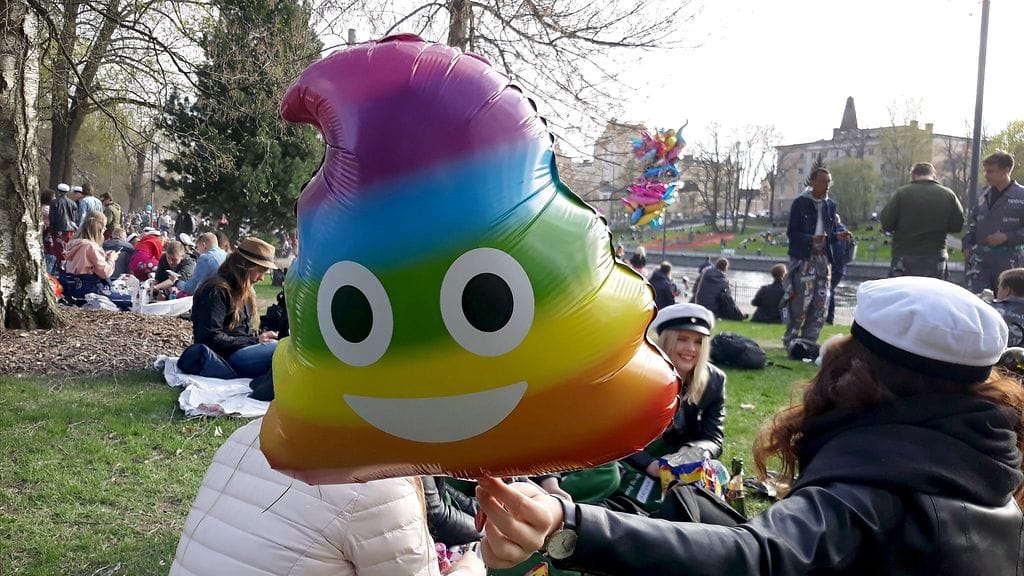 Vapunvietto on sujunut ympäri Suomea tavanomaiseen tapaan ja suhteellisen rauhallisesti, kerrotaan poliisin tilannekeskuksista.