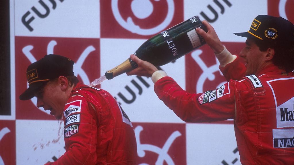 Mika Häkkinen ja Ayrton Senna toimivat tallikavereina kaudella 1993.