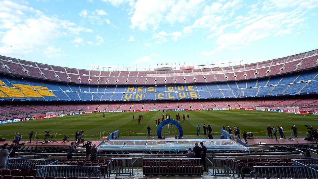 Barcelona ja Liverpool kohtaavat keskiviikkona Mestarien liigan välierien ensimmäisessä osaottelussa.