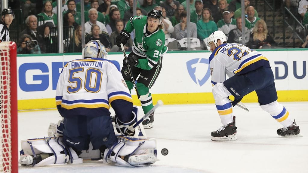 Roope Hintz paukutti jo NHL:n pudotuspelikevään viidennen maalinsa.