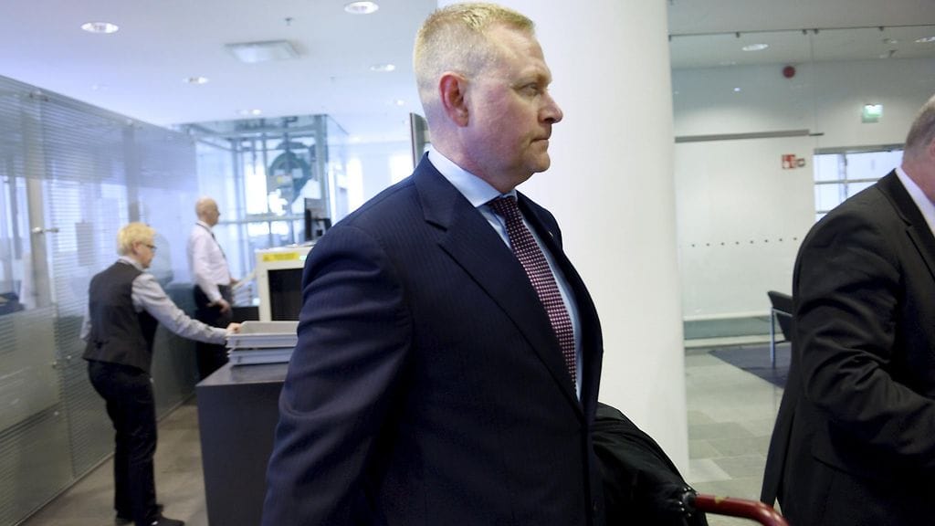 Karjalan lennoston entinen komentaja Markus Päiviö Helsingin hovioikeudessa 2. toukokuuta 2019. Ex-komentaja Markus Päiviötä syytetään mm. esimiesaseman väärinkäyttämisestä, palvelusrikoksesta ja kunnianloukkauksesta.