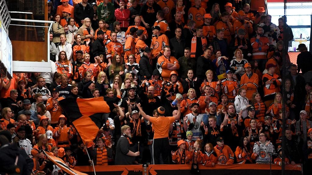 HPK:n kannattajat pääsivät tänä keväänä juhlimaan seuran historian toista mestaruutta.