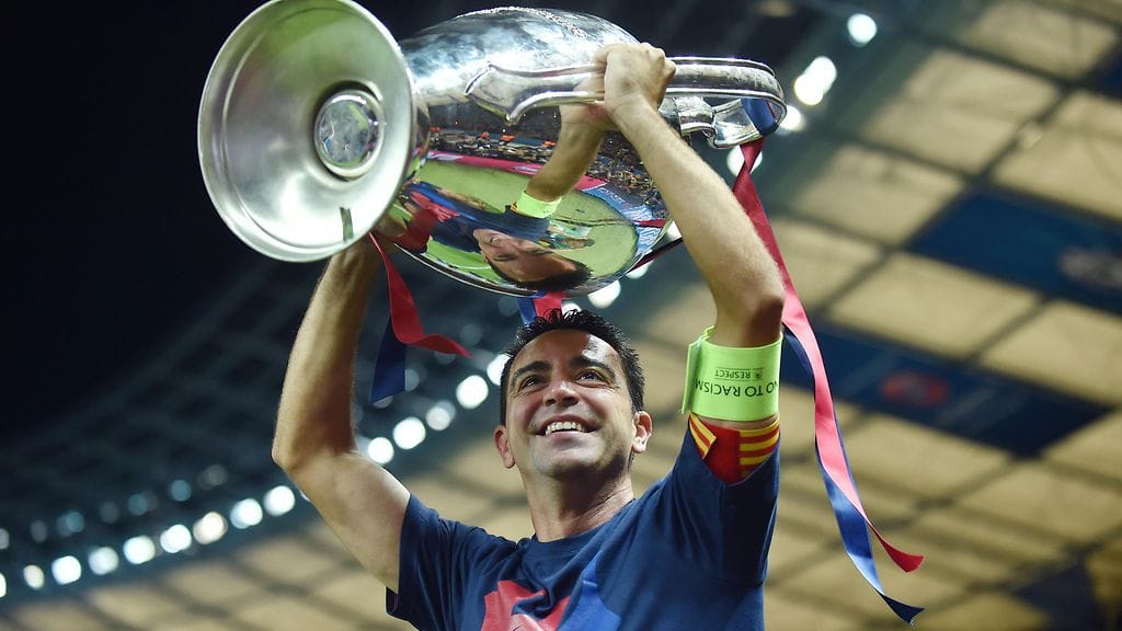 Xavi päätti taipaleensa Barcelonassa Mestarien liigan voittoon vuonna 2015.
