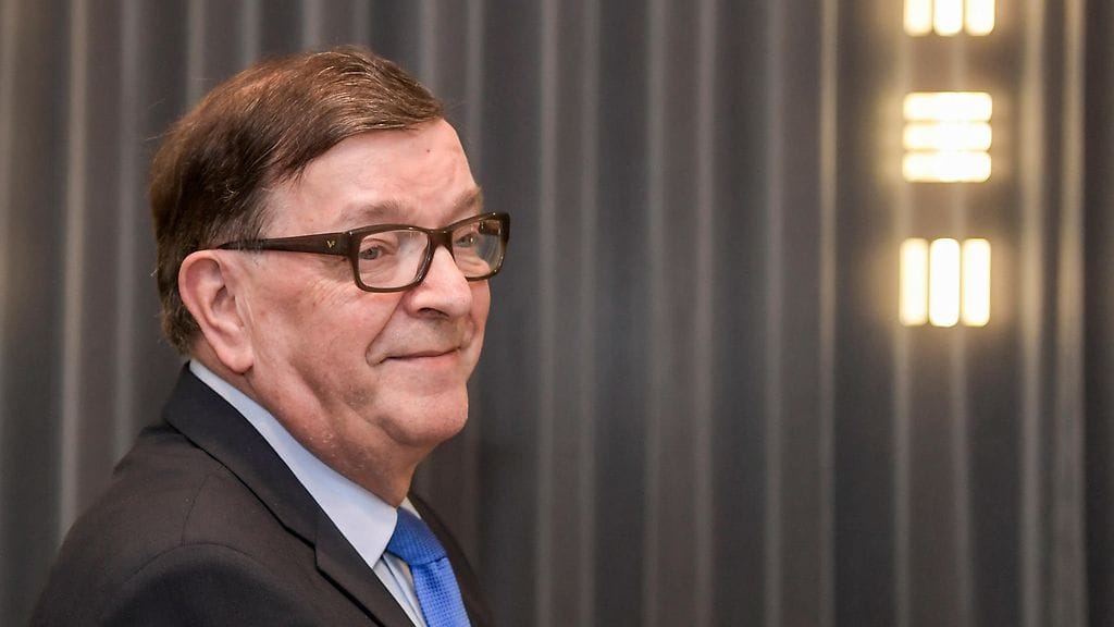71-vuotias Väyrynen ilmoitti tänään blogikirjoituksessaan asettuvansa ehdolle vuoden 2024 presidentinvaaleissa.
