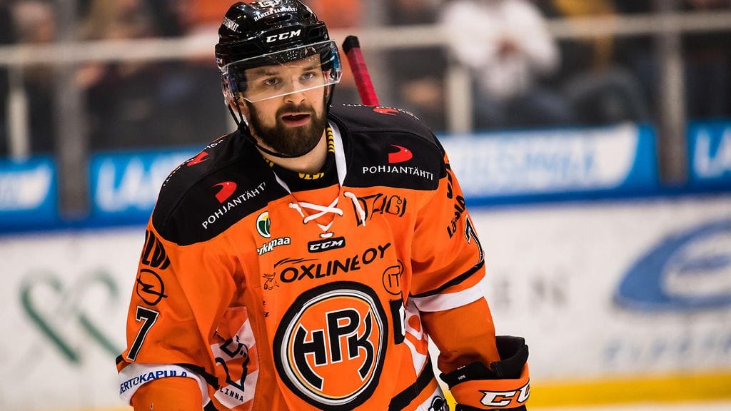 Otto Paajanen valittiin Liigan pudotuspelien arvokkaimmaksi pelaajaksi.