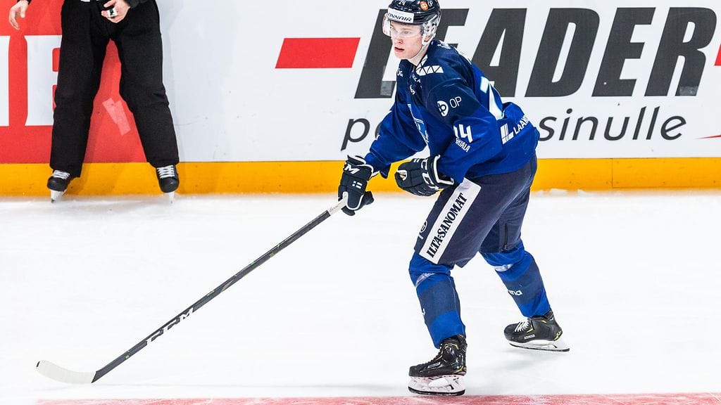 Leijonien NHL-lupaus Kaapo Kakko esitteli henkilökohtaista osaamistaan sunnuntain Ruotsi-ottelussa.